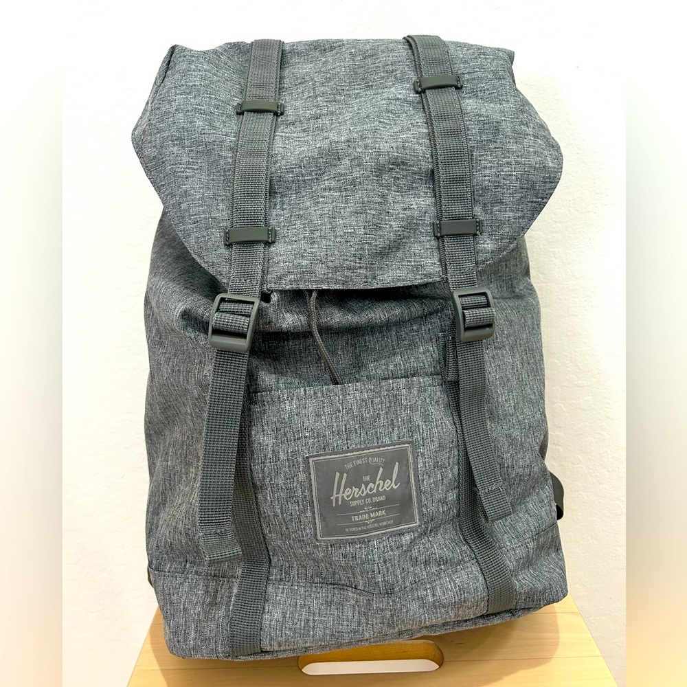 Like NEW Herschel Co Retreat Backpack Grey